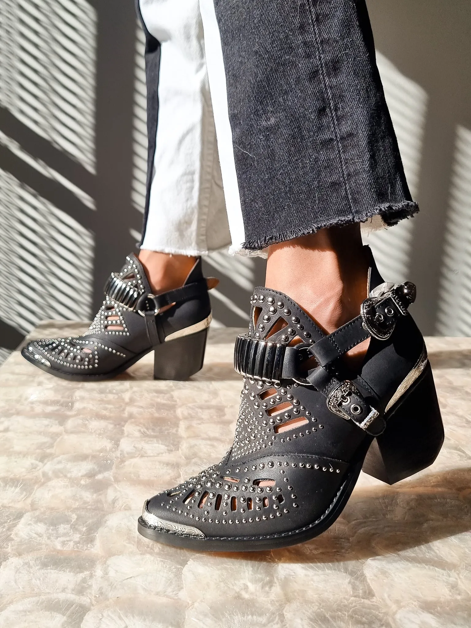 CALHOUN BLACK