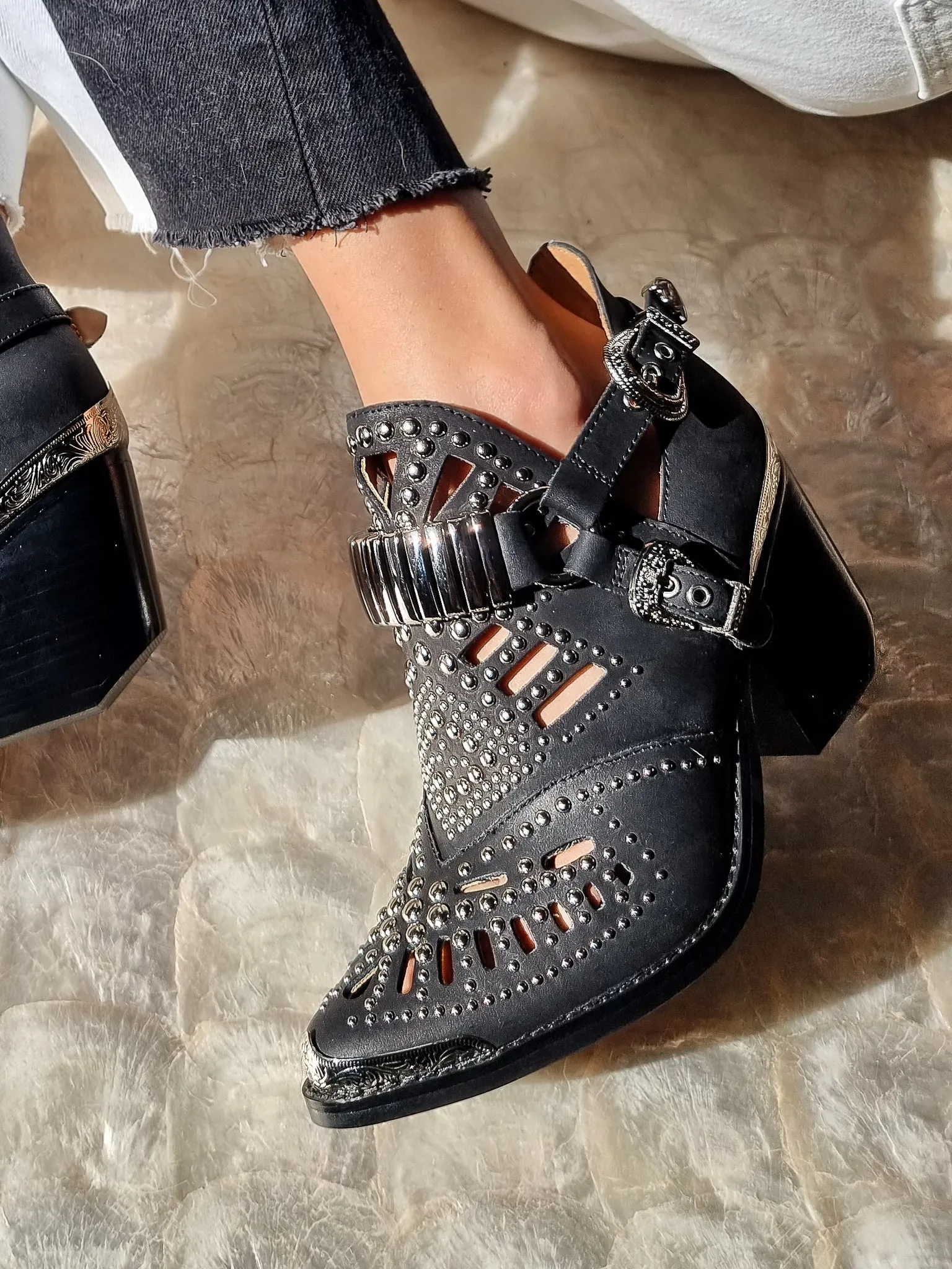 CALHOUN BLACK