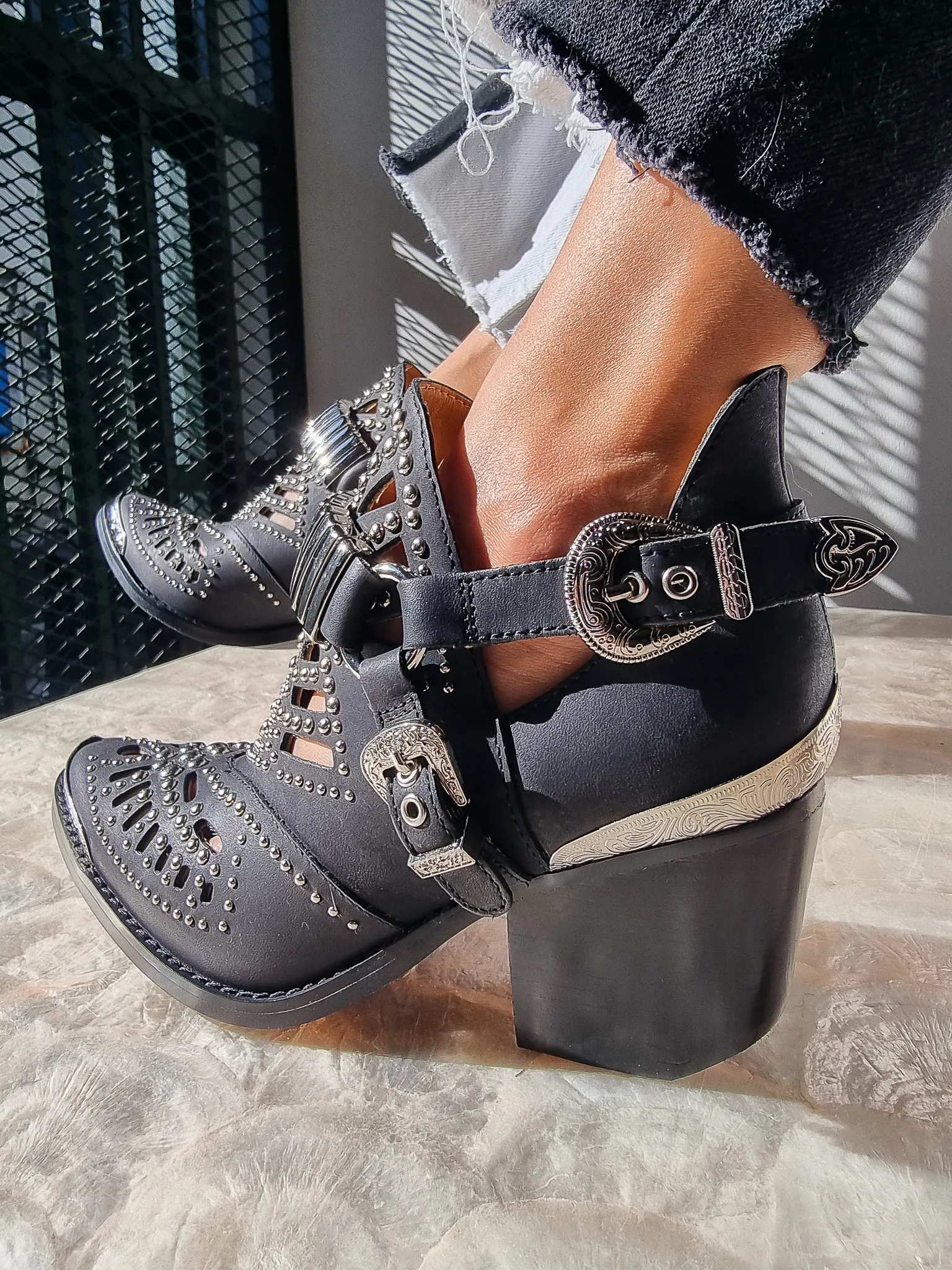 CALHOUN BLACK