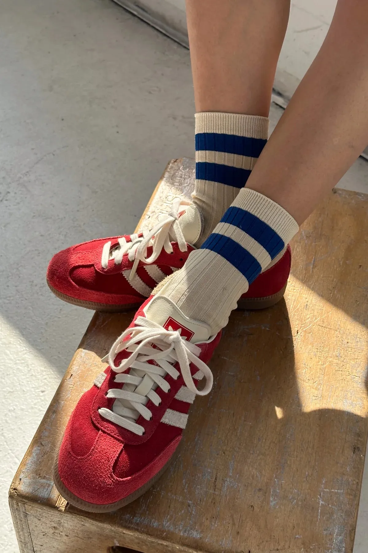 HER VARSITY SOCKS AZURE