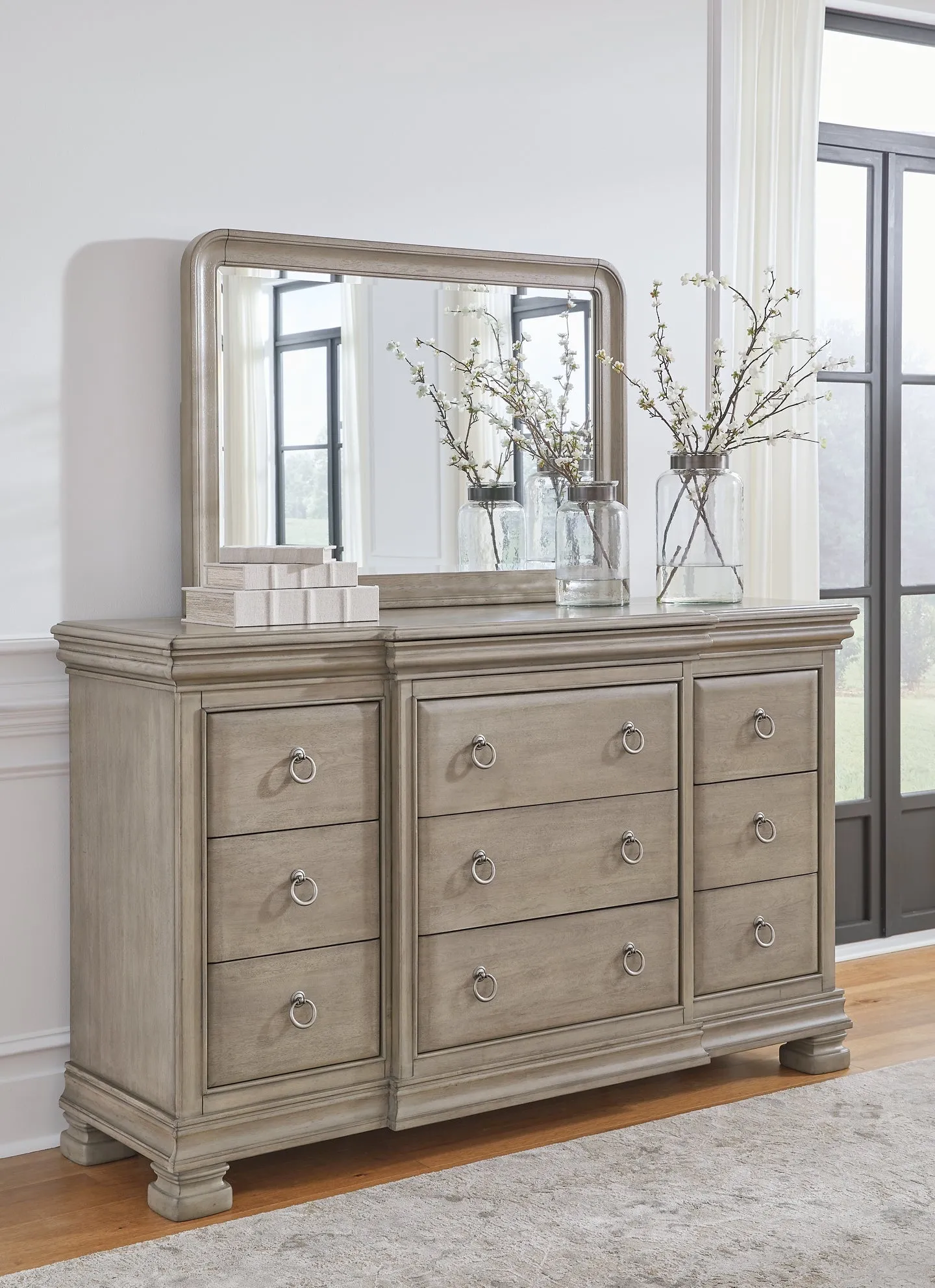Lexorne King Sleigh Bed with Mirrored Dresser and Nightstand