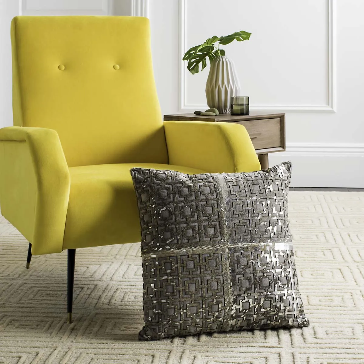 Safavieh Cami Metallic Cowhide 20X20 Pillow , PLS244