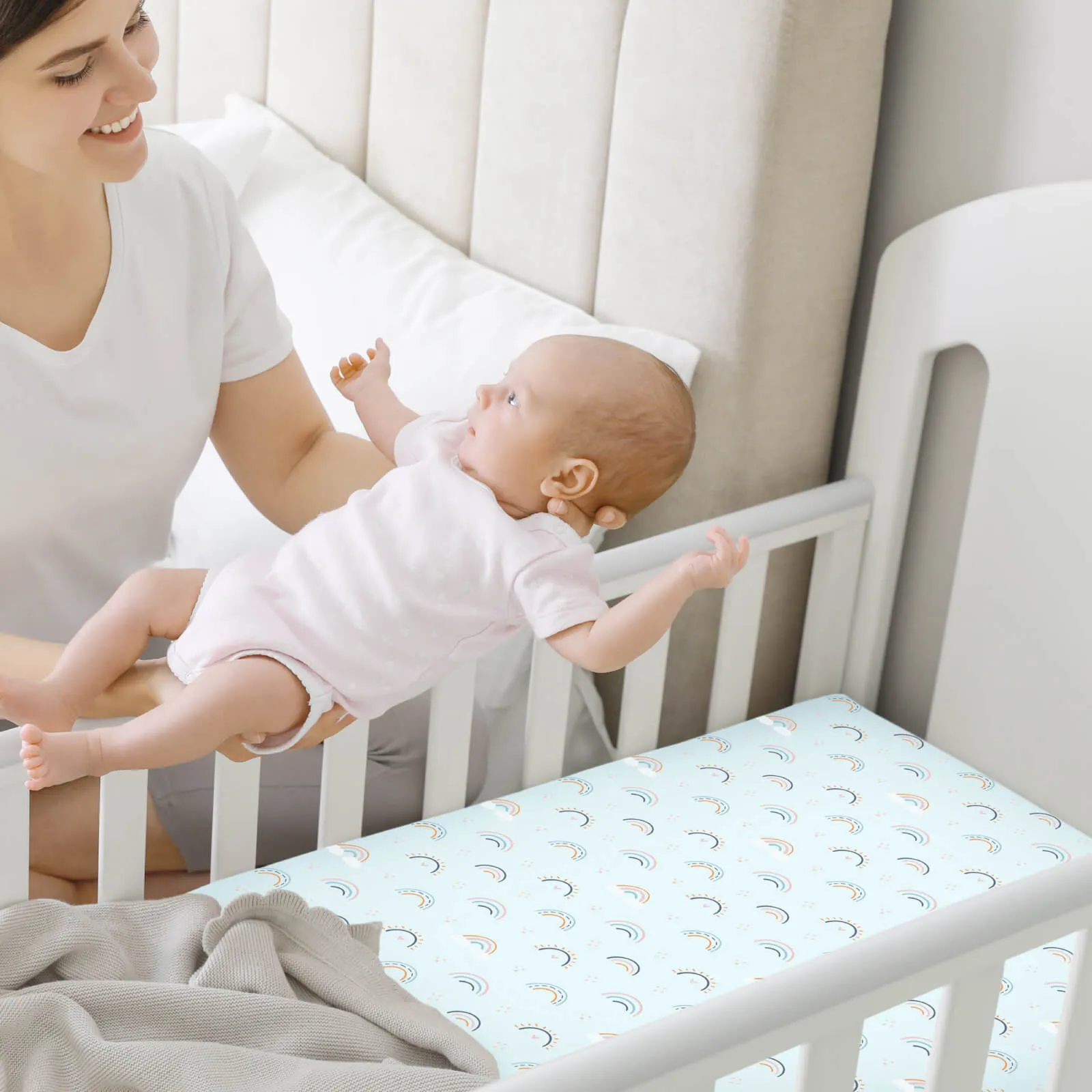 Soothe Fitted Mini Crib Sheet (Jolly Rainbow)